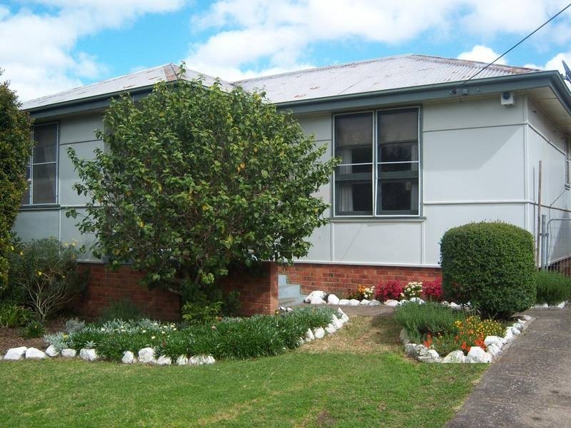 5 Elizabeth Avenue, Nowra NSW 2541