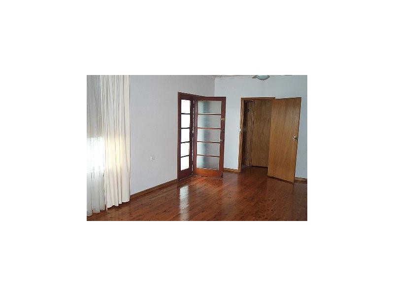 5 Elizabeth Avenue, Nowra NSW 2541