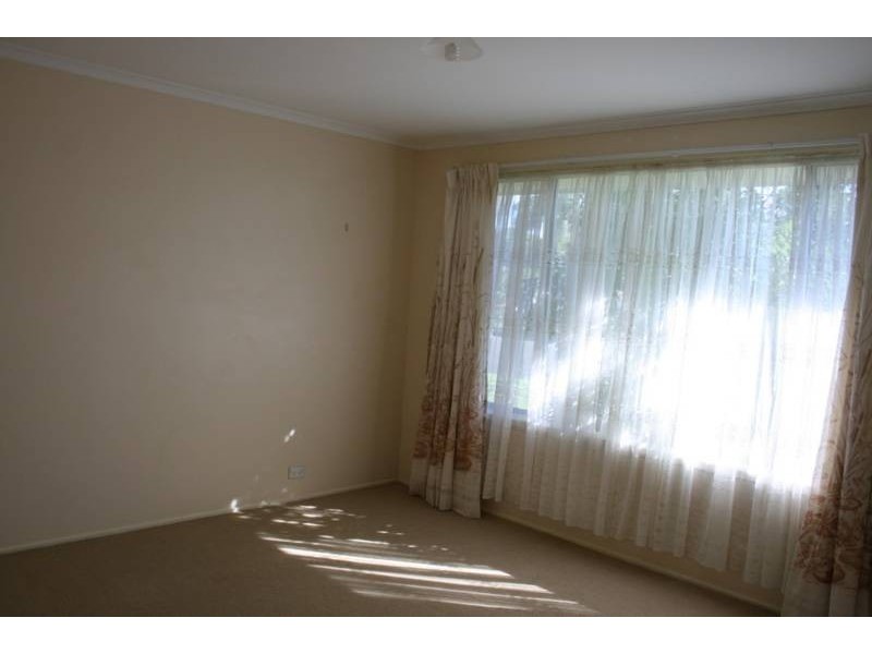 22 Yeovil Drive, Bomaderry NSW 2541