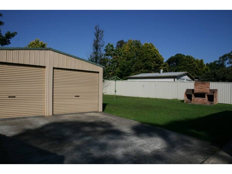 22 Yeovil Drive, Bomaderry NSW 2541