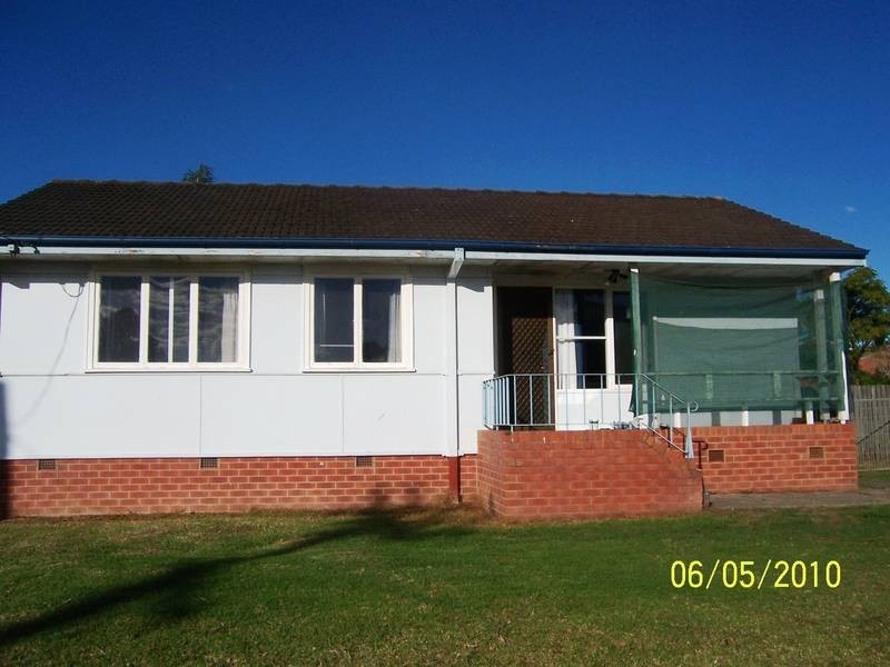 16 McKay Street, Nowra NSW 2541