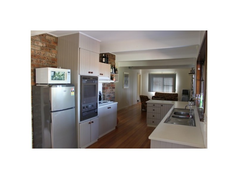 28 Barwon Street, Bomaderry NSW 2541