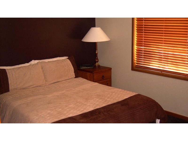 25 Castle Glen, North Nowra NSW 2541