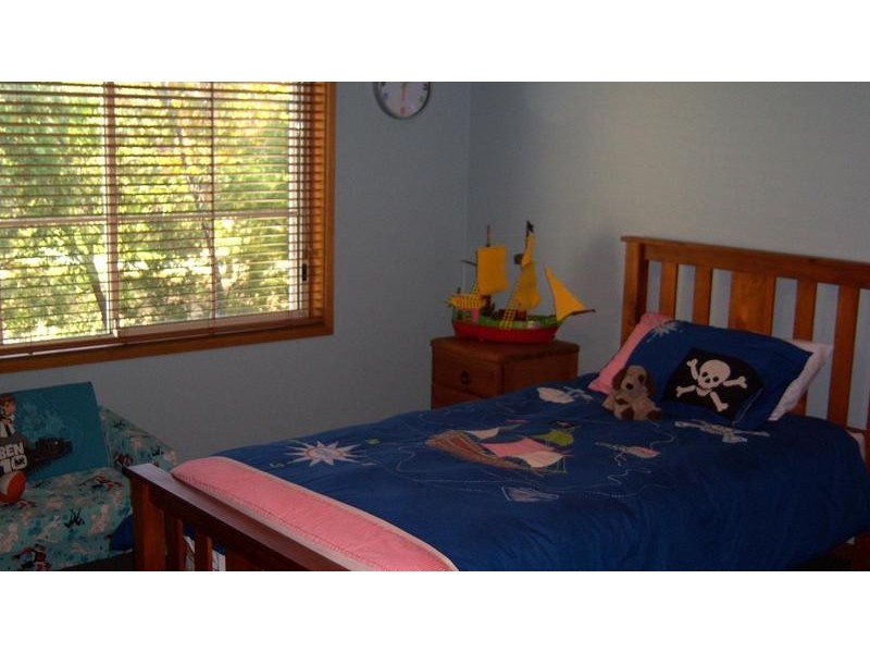 25 Castle Glen, North Nowra NSW 2541