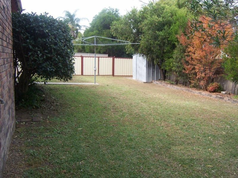 33 Ferntree Drive, Bomaderry NSW 2541