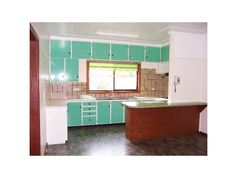 32 Colyer Avenue, Nowra NSW 2541