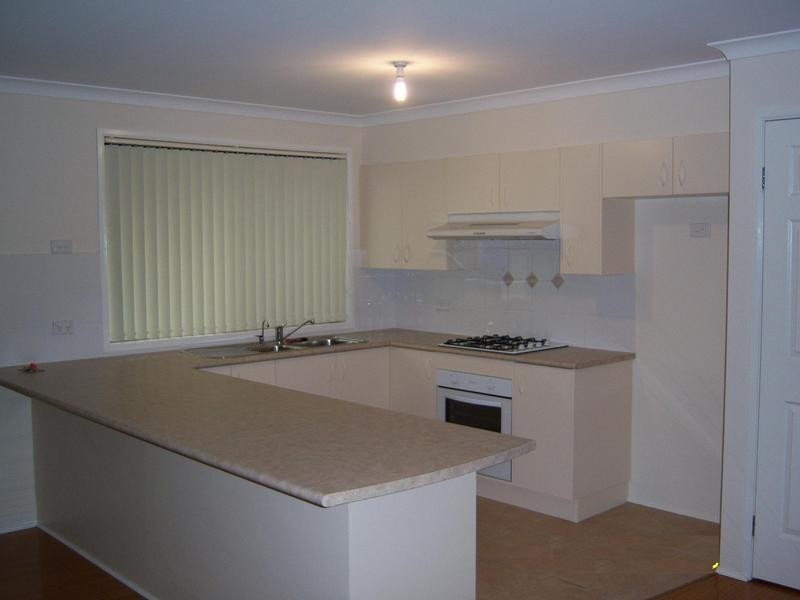 10 Warrigal Street, Worrigee NSW 2540