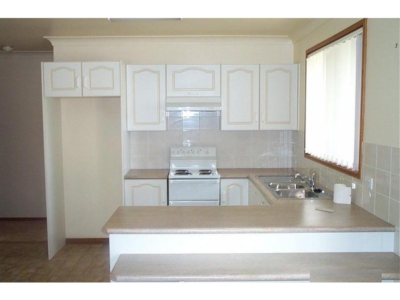 5 Herbert Close, Bomaderry NSW 2541