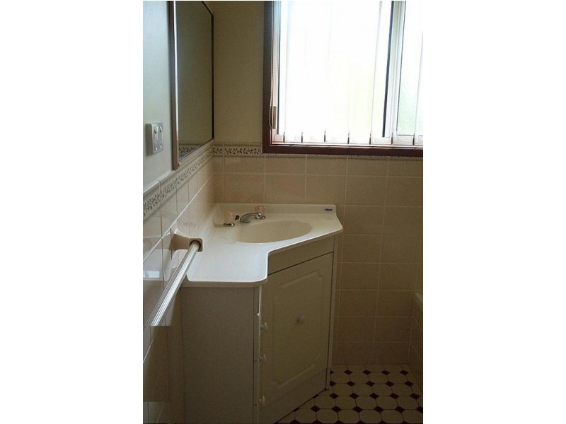 5 Herbert Close, Bomaderry NSW 2541