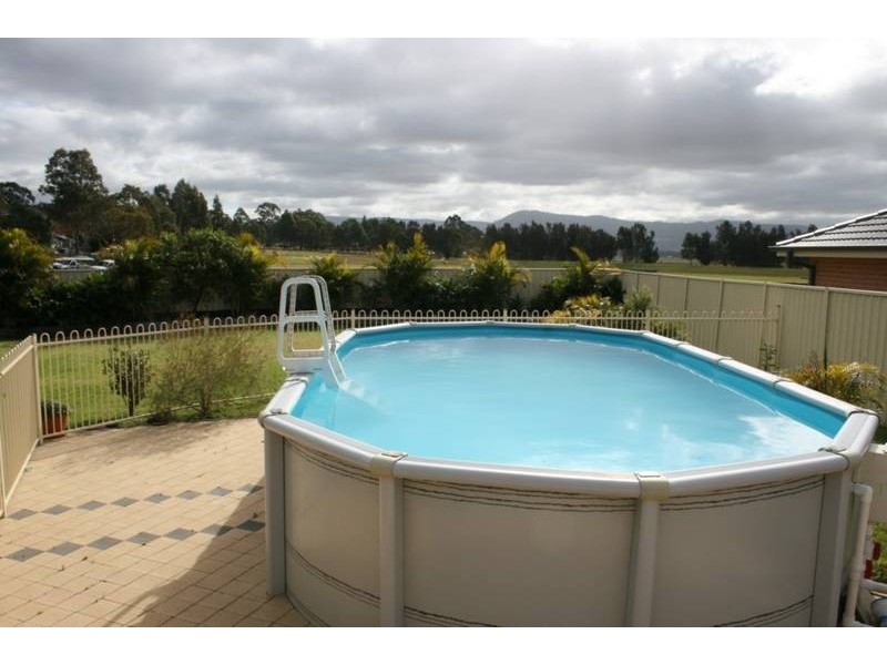 8 Kardella Avenue, Nowra NSW 2541