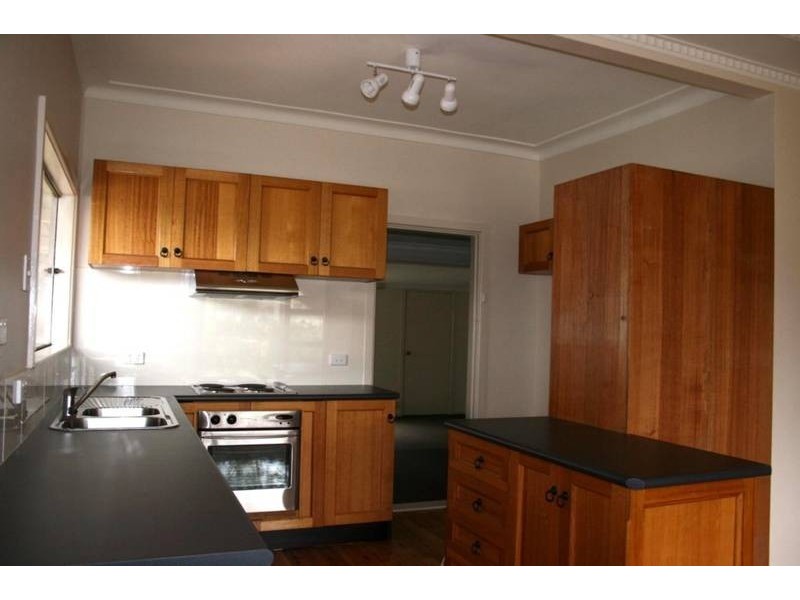 16 Turley Avenue, Bomaderry NSW 2541
