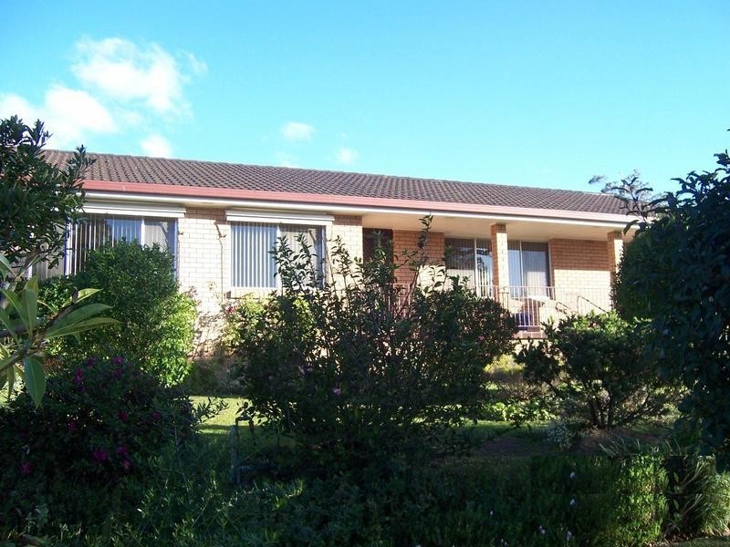 2 Castle Glen, North Nowra NSW 2541