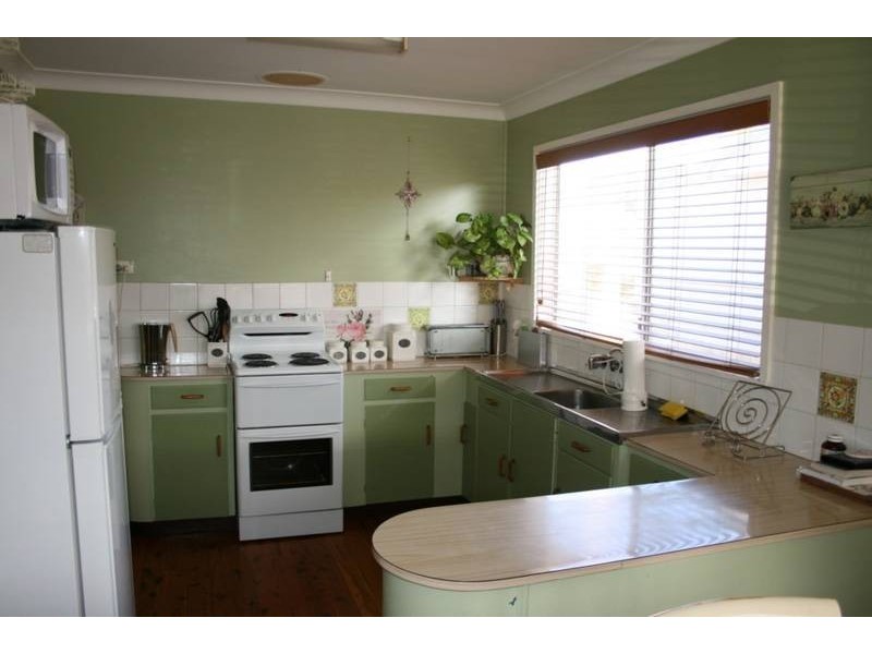 12 Ernest Street, Nowra NSW 2541