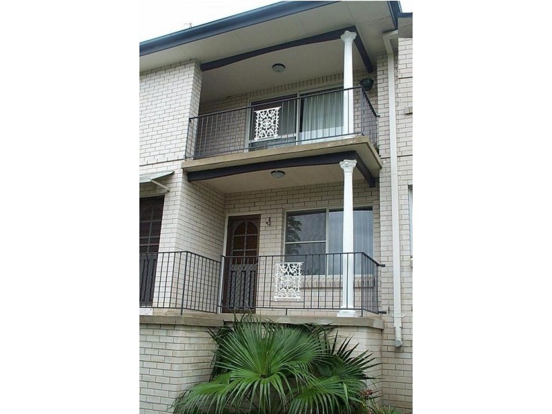 2/11 Karowa Street, Bomaderry NSW 2541