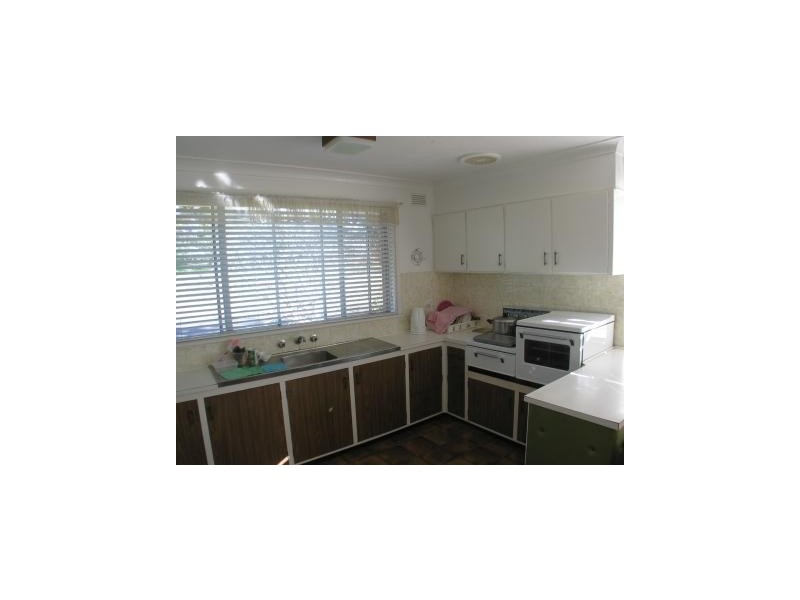 8 West Street, Nowra NSW 2541