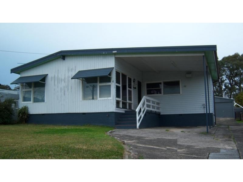 6 Albatross Road, Nowra NSW 2541