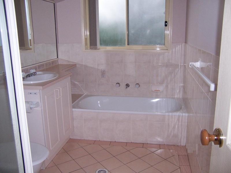 5/4 Maleen Street, Bomaderry NSW 2541