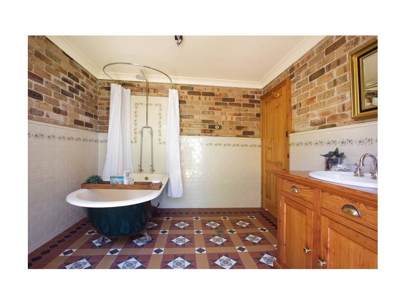 8 Evison Close, Cambewarra NSW 2540