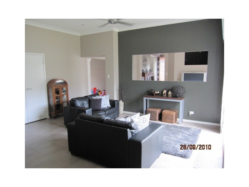 45 Emerald Drive, Meroo Meadow NSW 2540