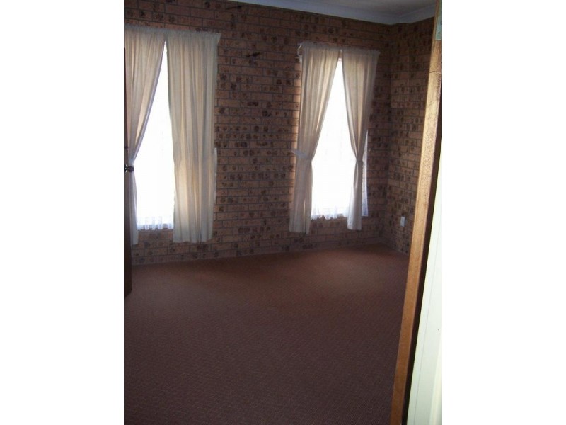 1/150 Cambewarra Road, Bomaderry NSW 2541