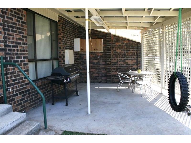 11 Alverstoke Close, Bomaderry NSW 2541