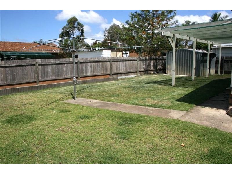 11 Alverstoke Close, Bomaderry NSW 2541