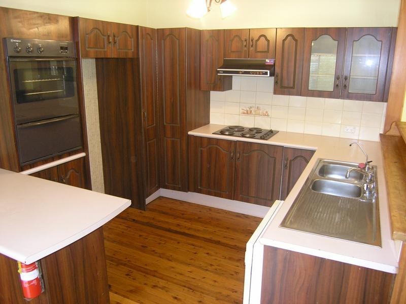 11 Dalwah Street, Bomaderry NSW 2541