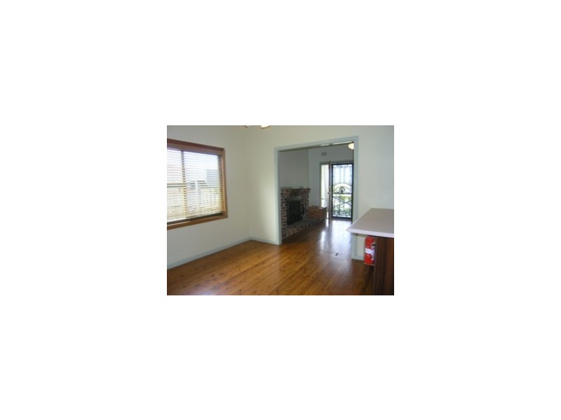 11 Dalwah Street, Bomaderry NSW 2541