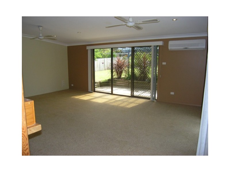 11 Dalwah Street, Bomaderry NSW 2541