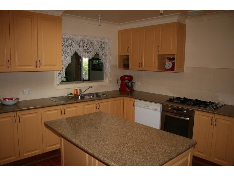 475 Princes Highway, Bomaderry NSW 2541