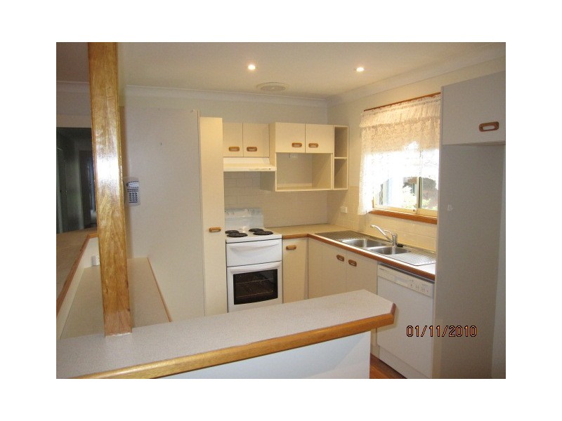 8 Numrock Street, Bomaderry NSW 2541