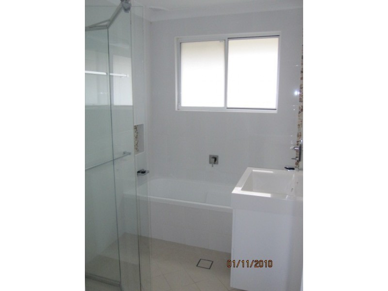 8 Numrock Street, Bomaderry NSW 2541