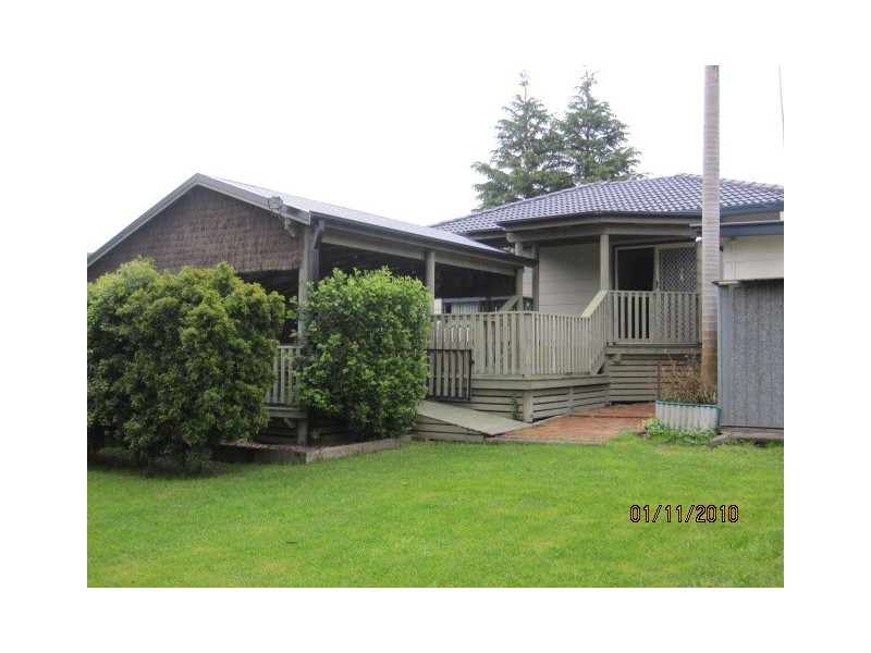 8 Numrock Street, Bomaderry NSW 2541