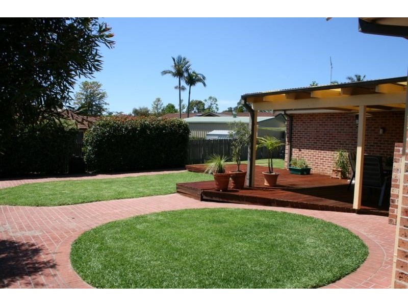 12 Formby Close, Bomaderry NSW 2541