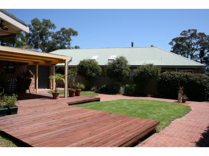 12 Formby Close, Bomaderry NSW 2541