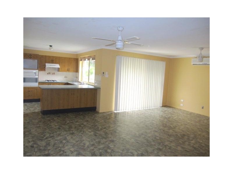 9 Olympic Drive, West Nowra NSW 2541