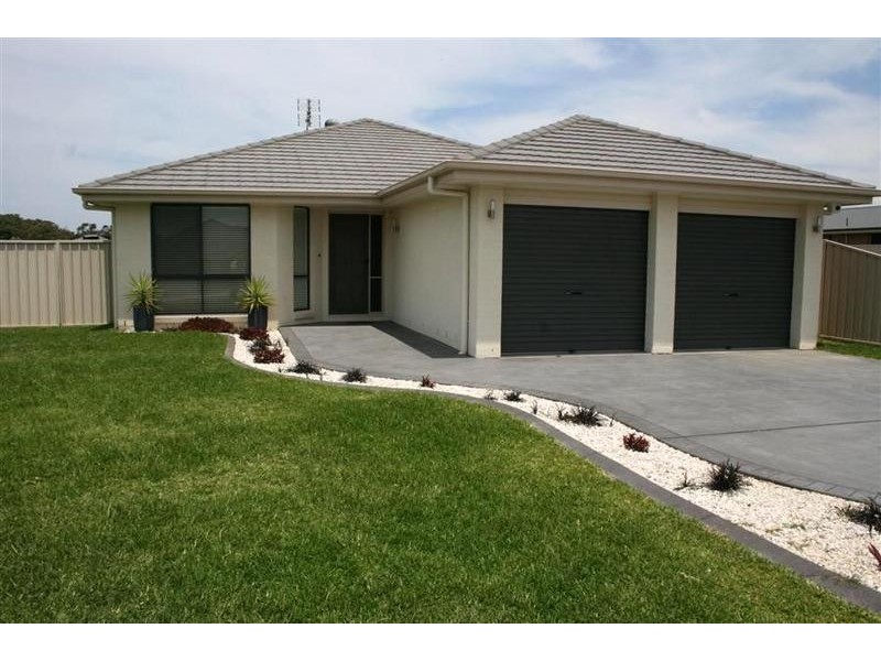 16 Coral Gum Court, Worrigee NSW 2540