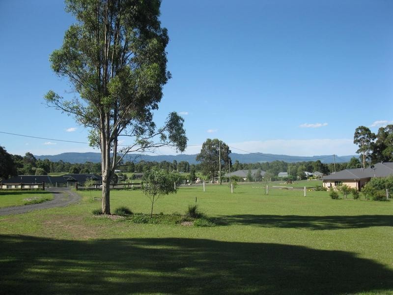 41 Glenoak Way, Nowra Hill NSW 2540