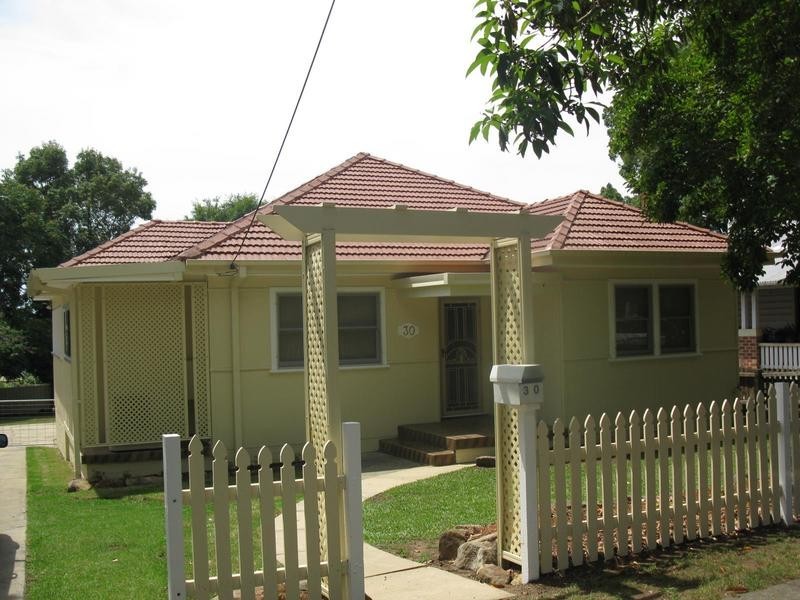 30 Shoalhaven Street, Nowra NSW 2541