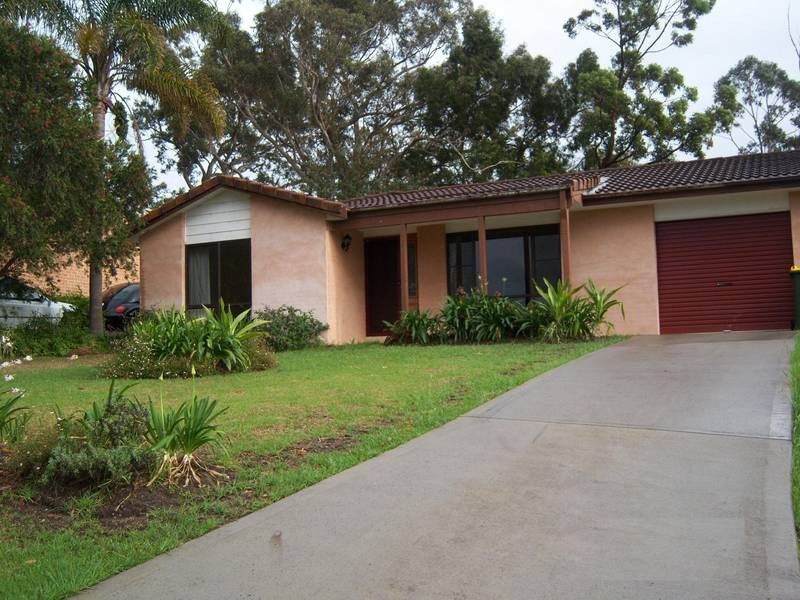 10 Beyeri Avenue, West Nowra NSW 2541