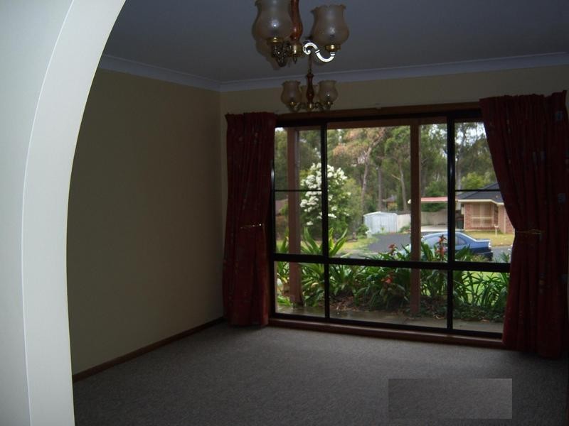 10 Beyeri Avenue, West Nowra NSW 2541