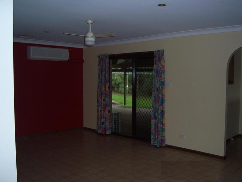 10 Beyeri Avenue, West Nowra NSW 2541