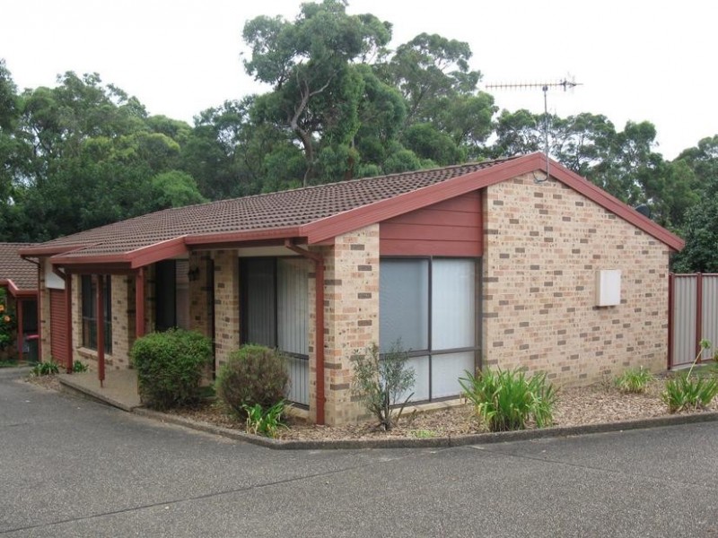 4/3 Carisbrooke Close, Bomaderry NSW 2541