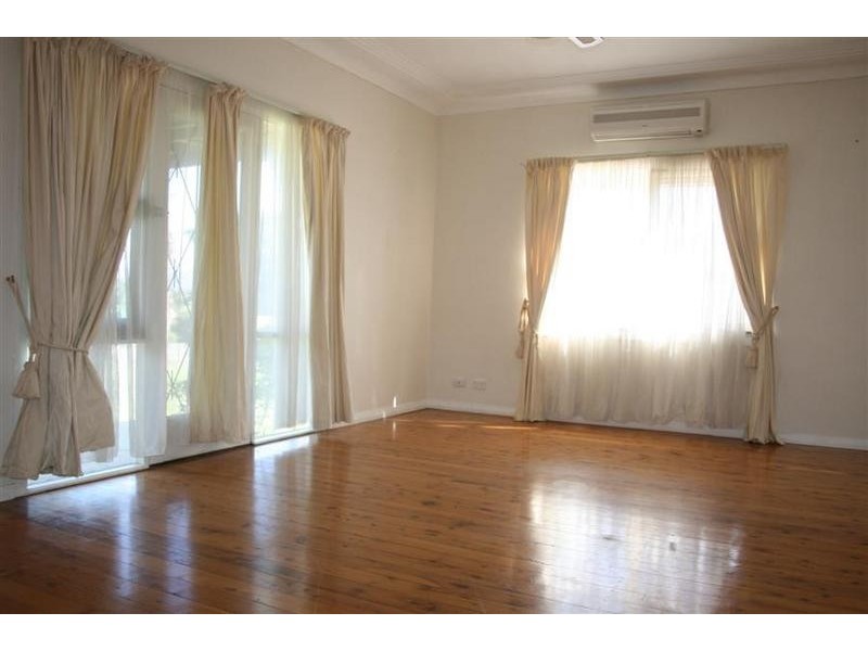 2 Hollands Road, Nowra NSW 2541