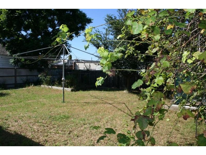 2 Hollands Road, Nowra NSW 2541
