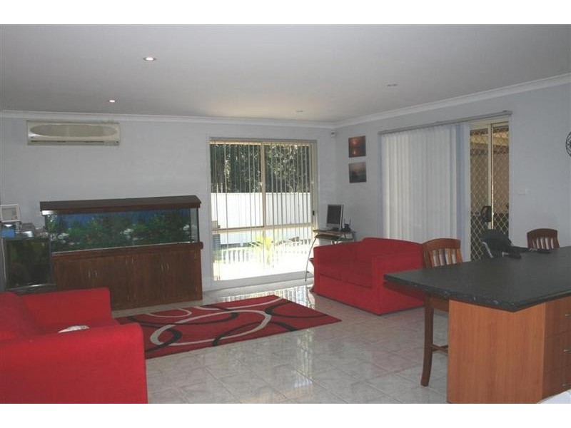 51 Gardenia Crescent, Bomaderry NSW 2541