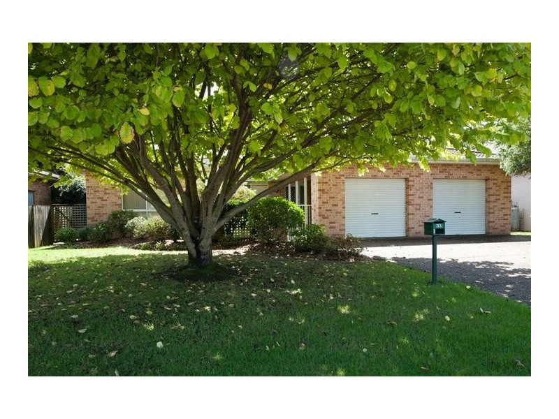 33 Lyrebird Drive, Nowra NSW 2541