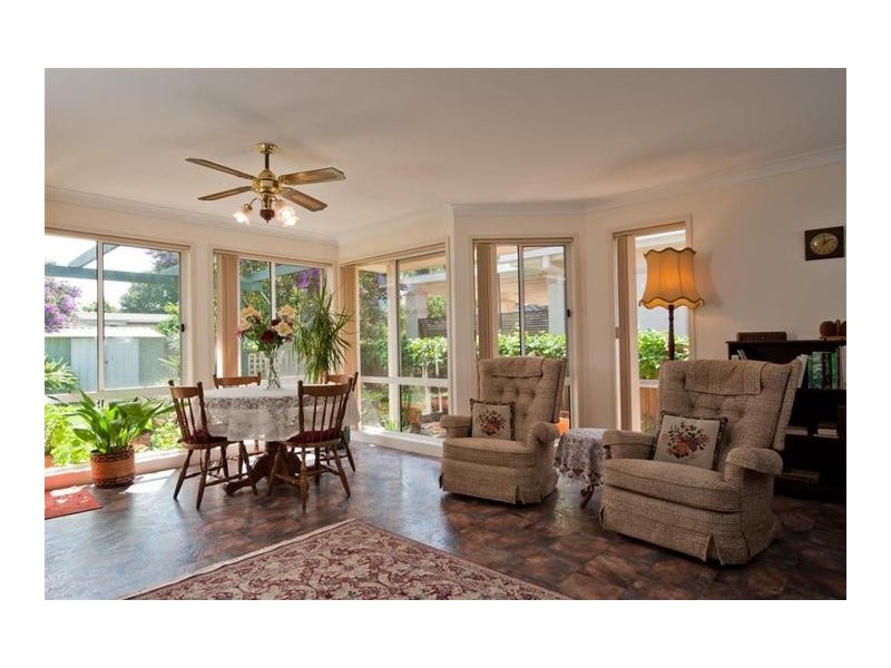 33 Lyrebird Drive, Nowra NSW 2541