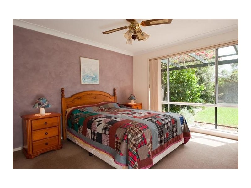 33 Lyrebird Drive, Nowra NSW 2541