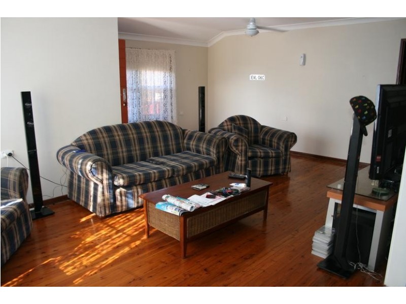 33 McDonald Avenue, Nowra NSW 2541